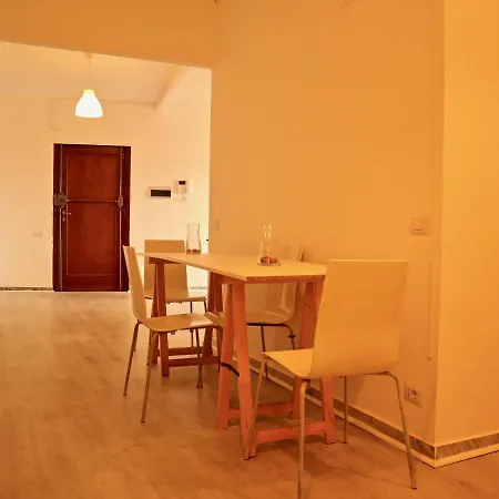 Trastevere 215 *